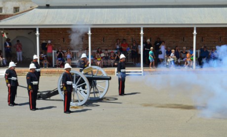 Firing the 16-pounder